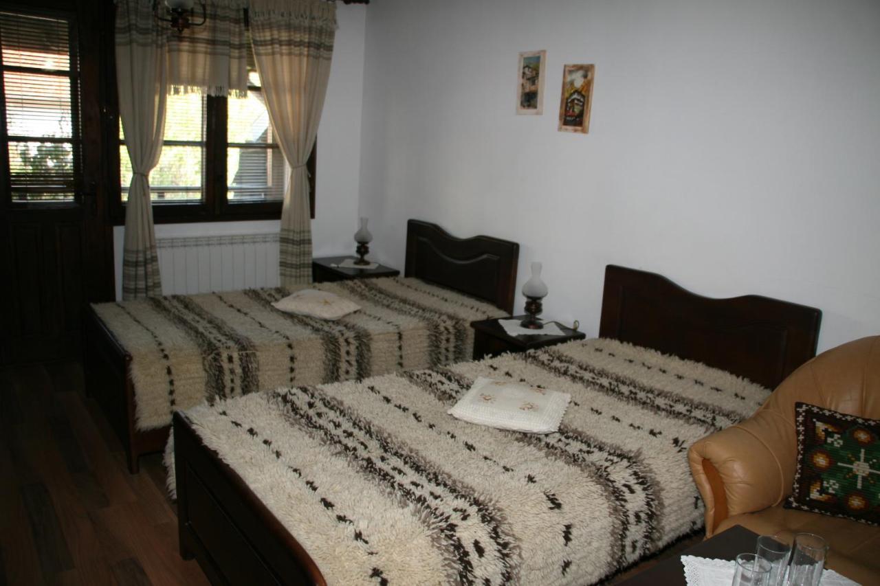 Oazis Guesthouse Lovech Bagian luar foto