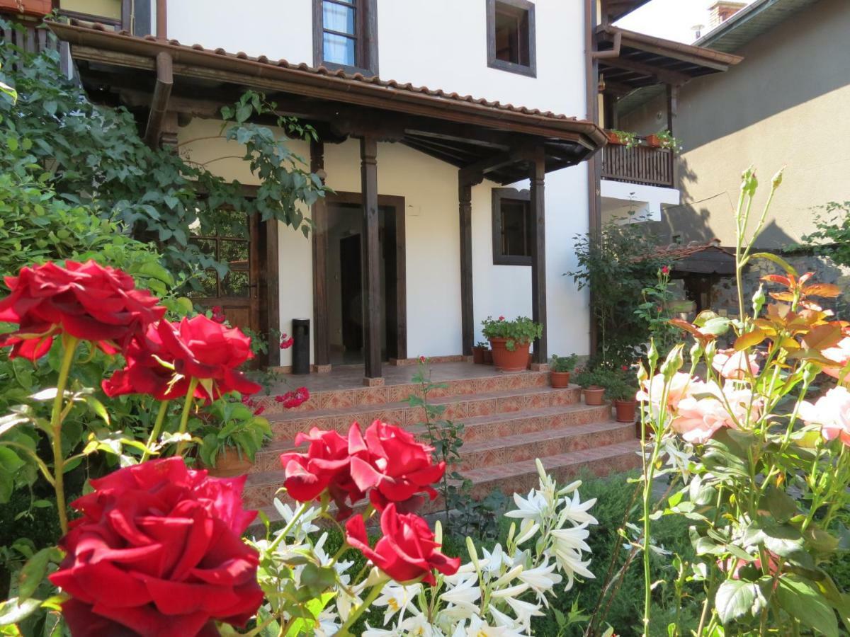 Oazis Guesthouse Lovech Bagian luar foto
