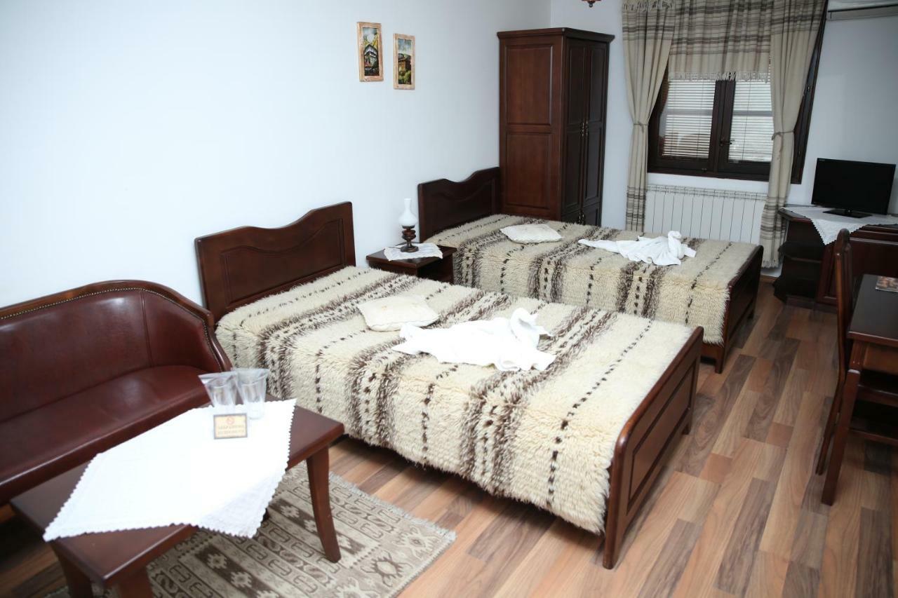 Oazis Guesthouse Lovech Bagian luar foto