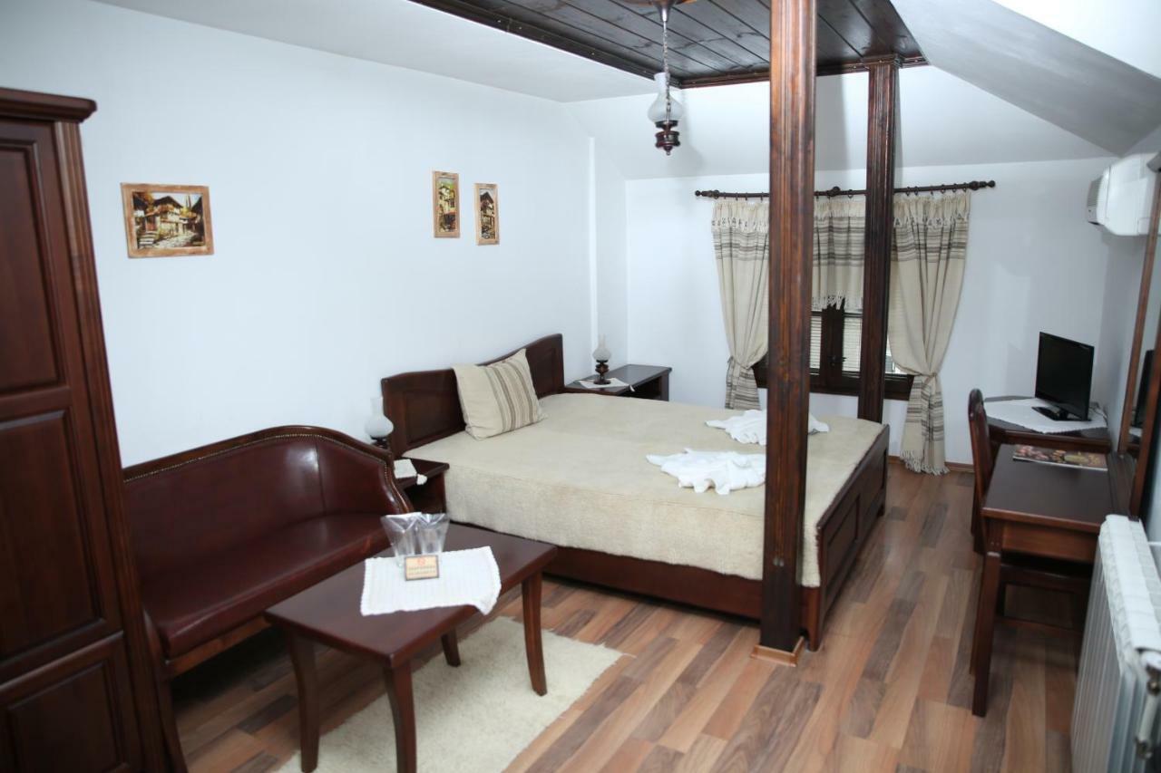 Oazis Guesthouse Lovech Bagian luar foto