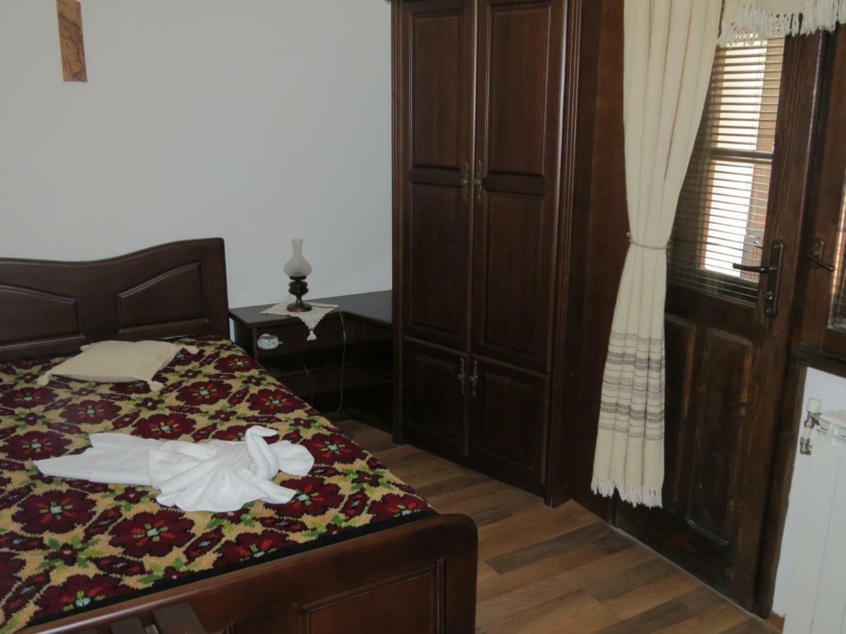 Oazis Guesthouse Lovech Bagian luar foto